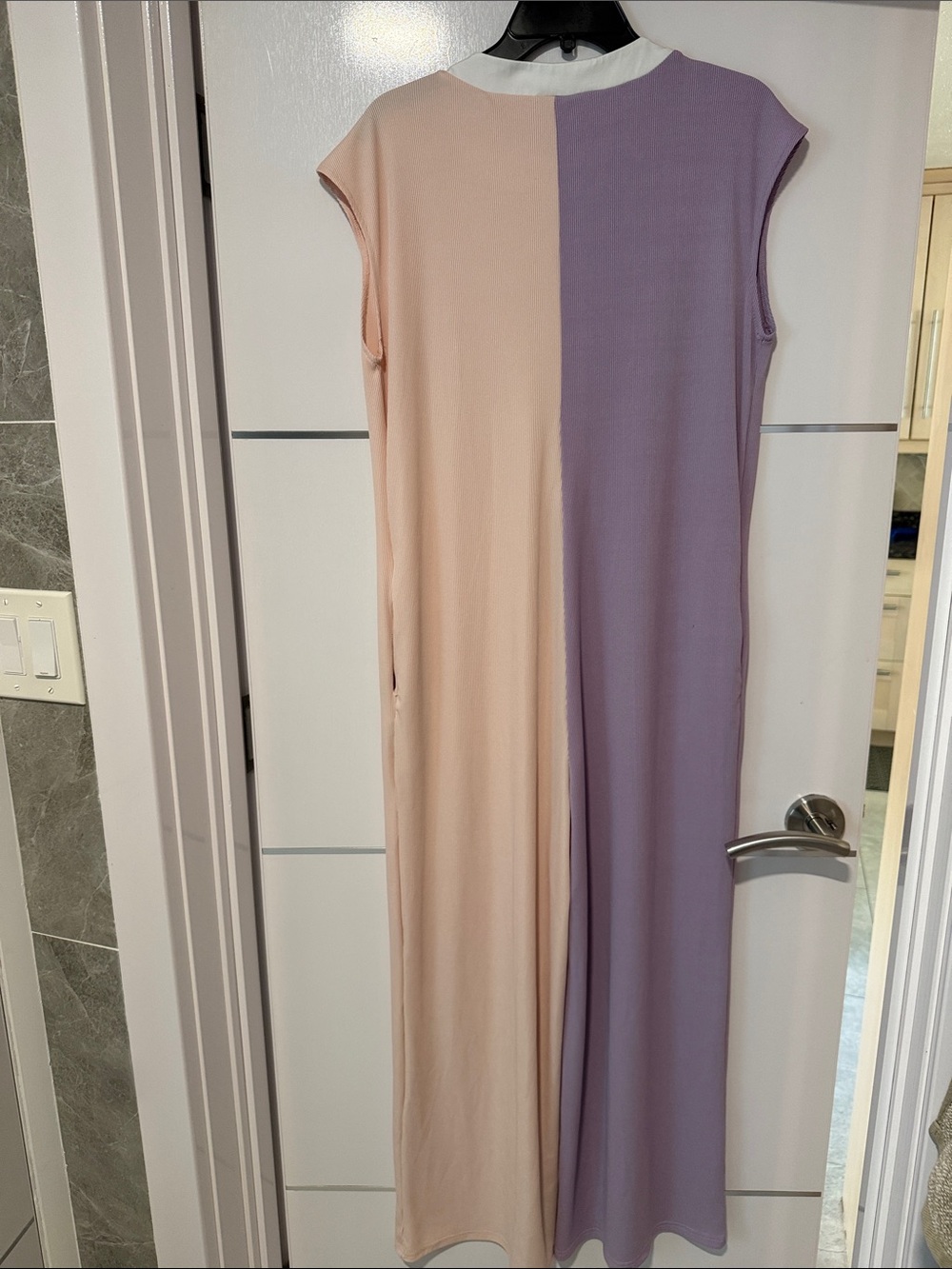 Sleeveless Two-Tone Wide Leg Jumpsuit in Lilac and Dusty Peach - Picture 6 of 7